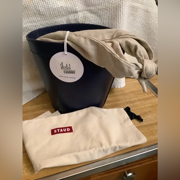 STAUD BRITT LEATHER AND CANVAS BUCKET WOMEN BAG IN NAVY MULTI NWT - Picture 7 of 12